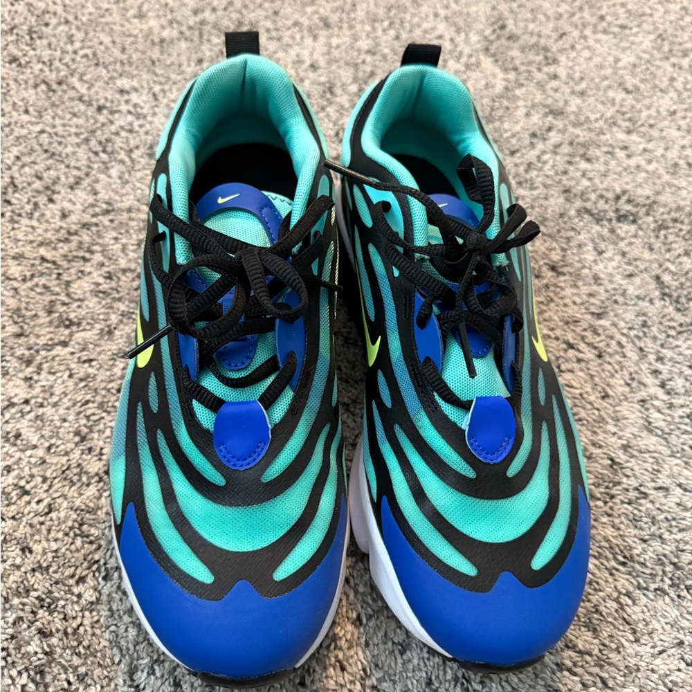 Nike Kids Teal and Black Sneakers